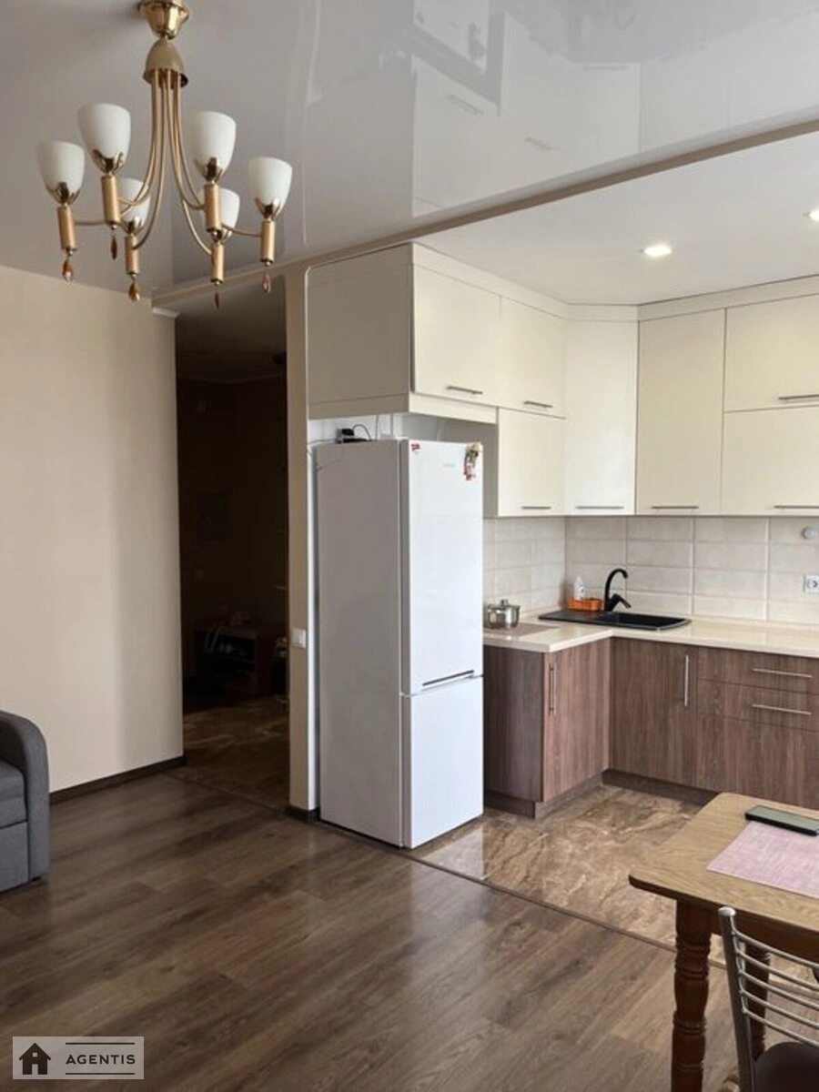 Apartment for rent. 2 rooms, 44 m², 20 floor/25 floors. 10, Dragomanova 10, Kyiv. 