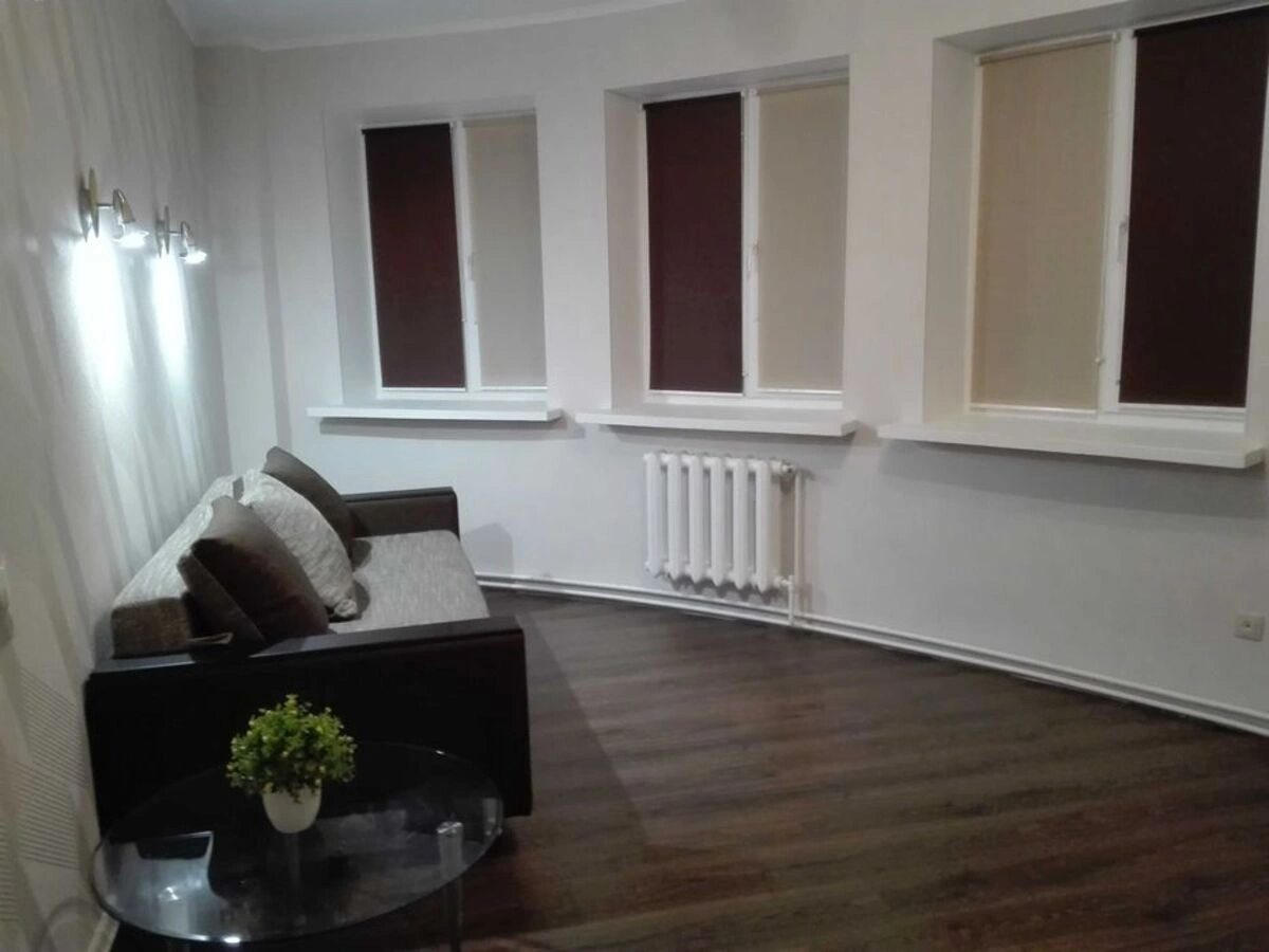 Apartment for rent. 2 rooms, 64 m², 16 floor/25 floors. 13, Anny Akhmatovoyi vul., Kyiv. 