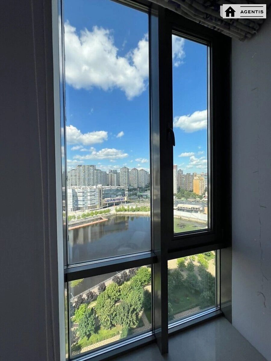 Apartment for rent. 3 rooms, 90 m², 13 floor/23 floors. 6, Truskavetcka 6, Kyiv. 