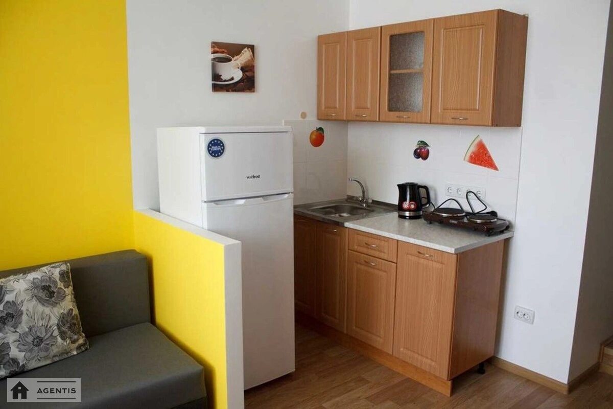 Apartment for rent. 1 room, 27 m², 7th floor/26 floors. Yuriya Illyenka vul. Melnykova, Kyiv. 