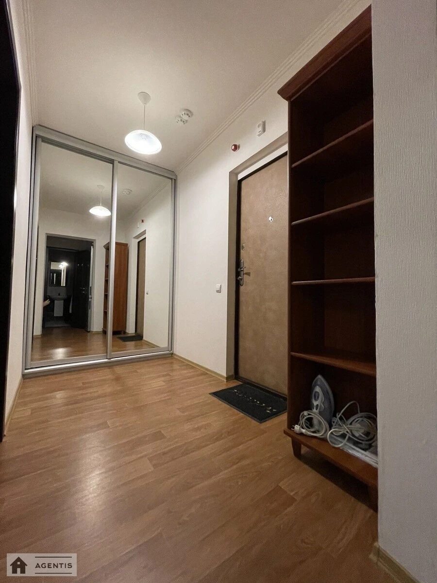 Сдам квартиру. 1 room, 42 m², 10th floor/25 floors. Бориса Гмирі вул., Киев. 