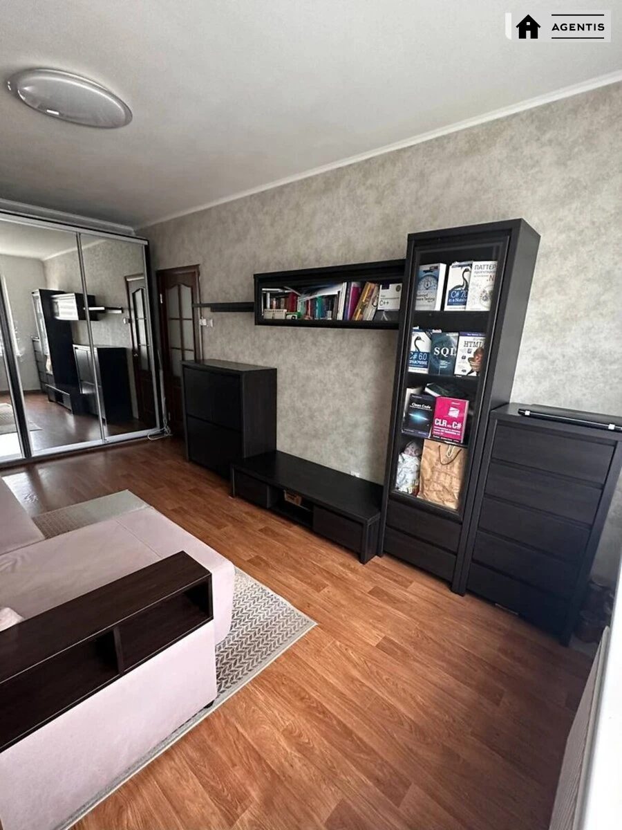 Apartment for rent. 1 room, 39 m², 12 floor/25 floors. 1, Sofiyi Rusovoyi vul., Kyiv. 