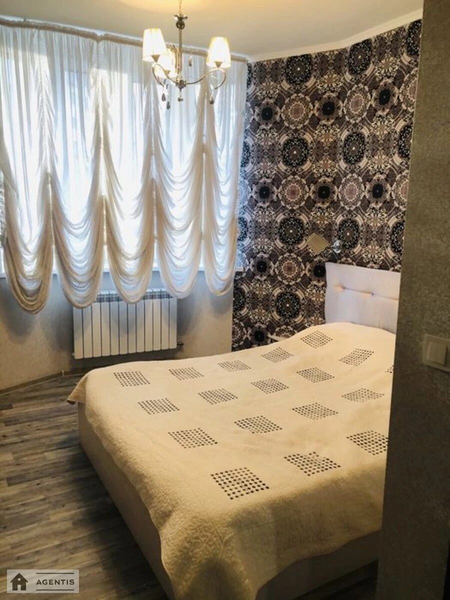 Apartment for rent. 1 room, 46 m², 3rd floor/10 floors. 10, Zavalna 10, Kyiv. 