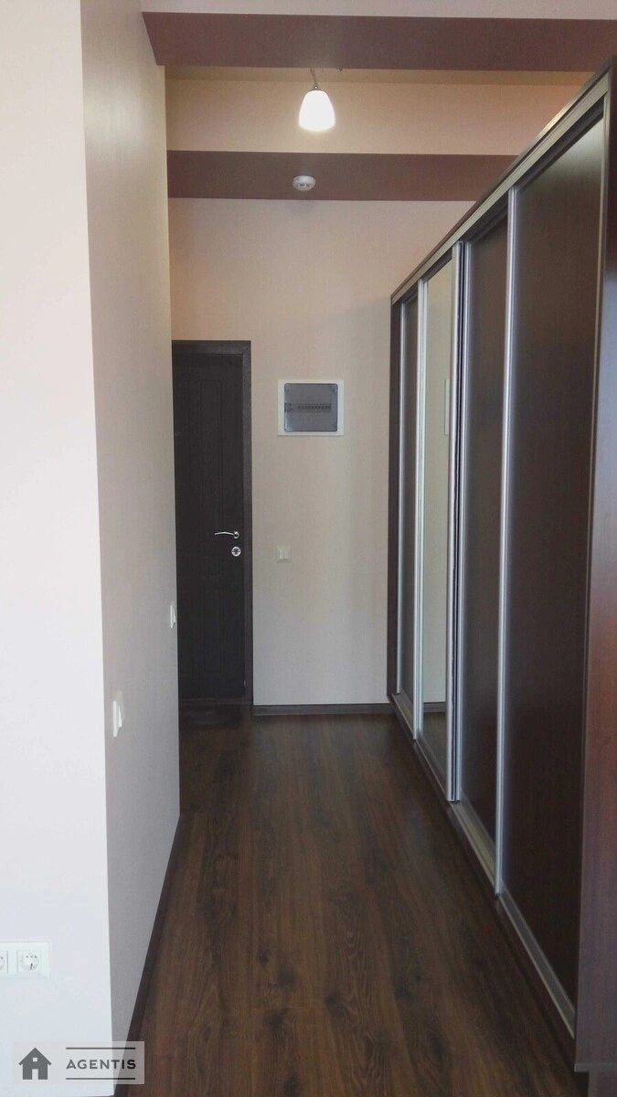 Apartment for rent. 1 room, 32 m², 3rd floor/3 floors. 78, Mezhygirska 78, Kyiv. 