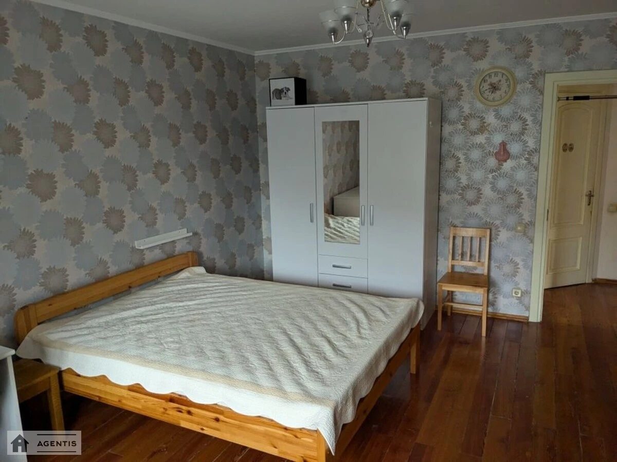 Apartment for rent. 3 rooms, 120 m², 2nd floor/16 floors. 16, Vinstona Cherchyllya vul. Chervonotkatska, Kyiv. 