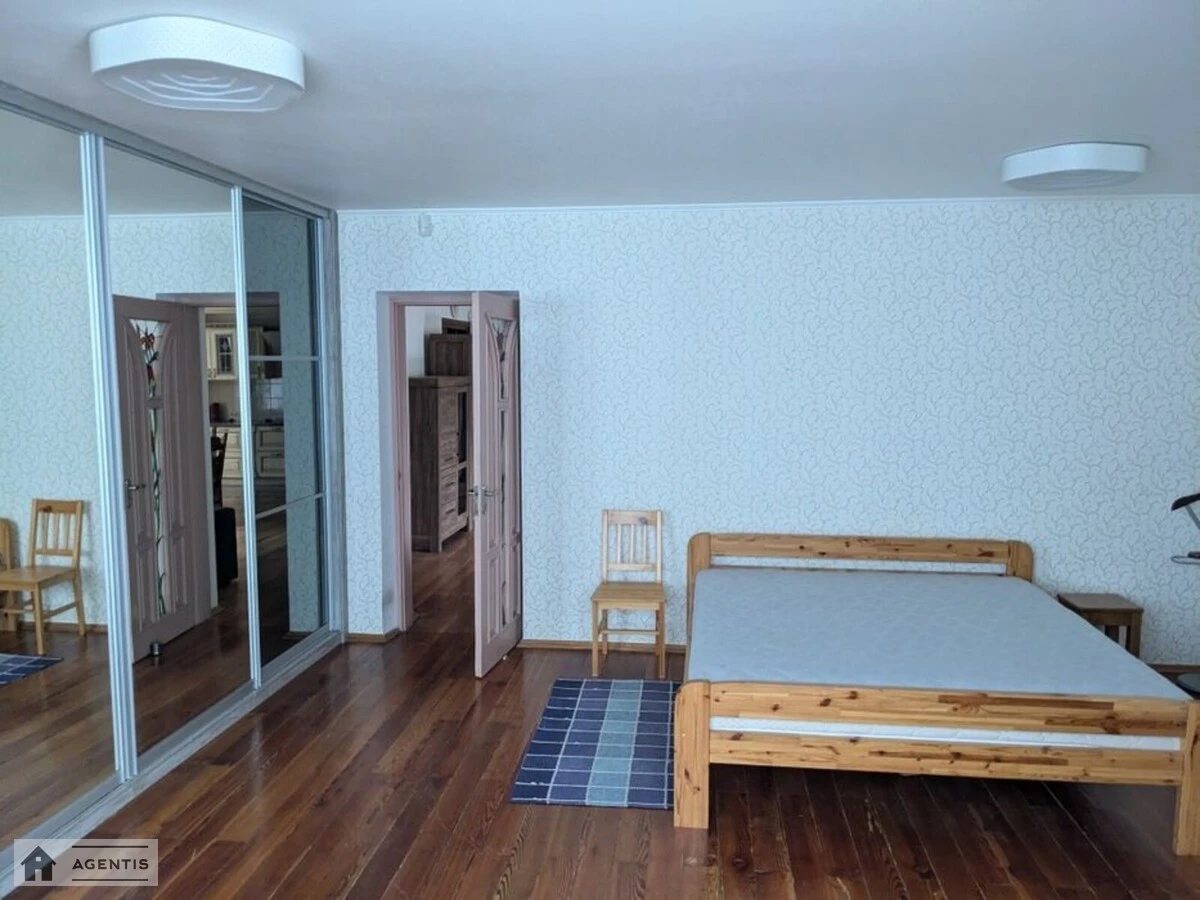 Apartment for rent. 3 rooms, 120 m², 2nd floor/16 floors. 16, Vinstona Cherchyllya vul. Chervonotkatska, Kyiv. 