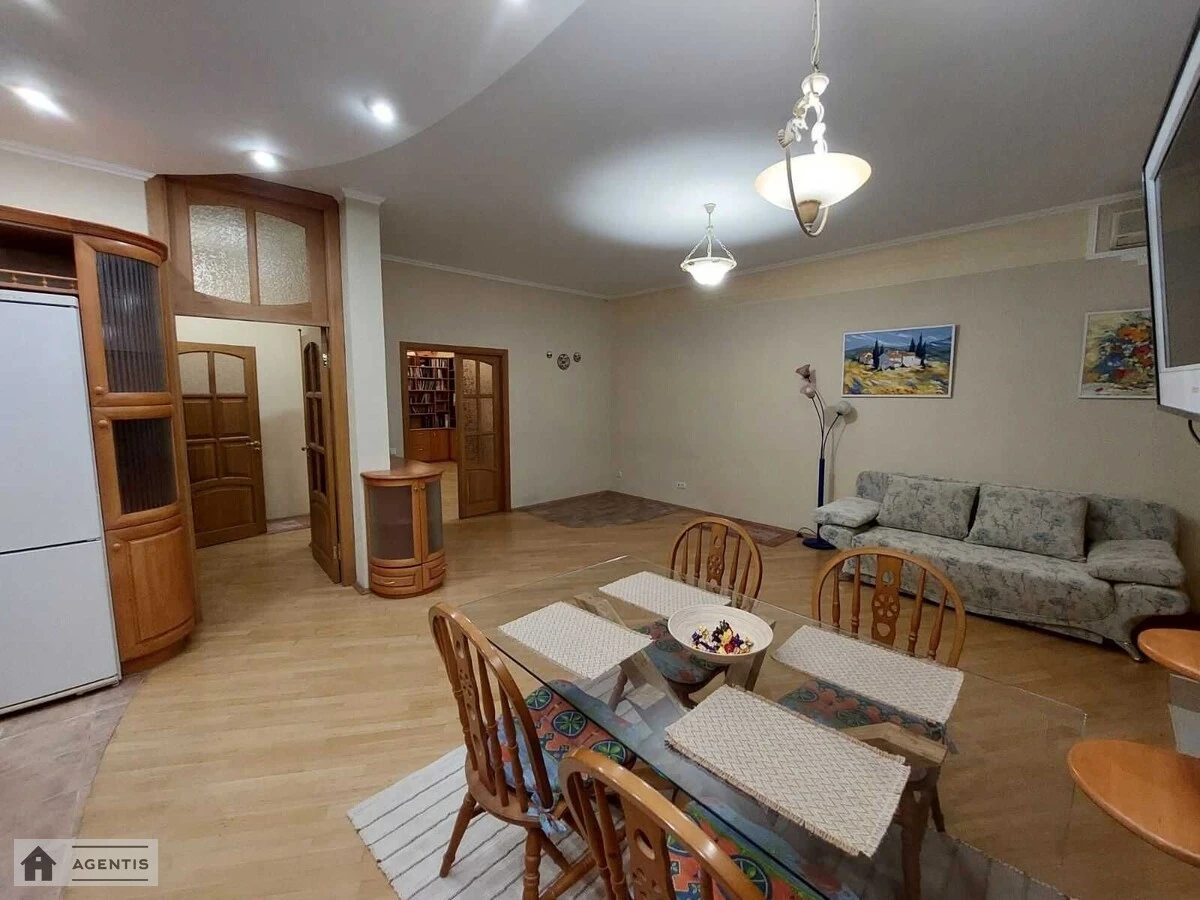 Apartment for rent. 3 rooms, 130 m², 12 floor/18 floors. 14, Sribnokilska 14, Kyiv. 