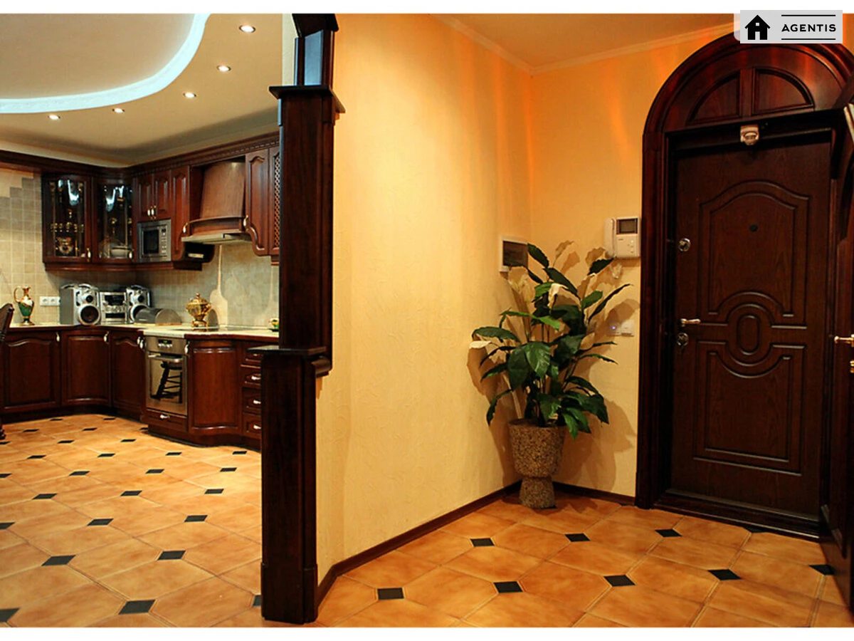 Сдам квартиру. 3 rooms, 120 m², 4th floor/18 floors. 3, Мокра вул. (Кудряшова), Киев. 