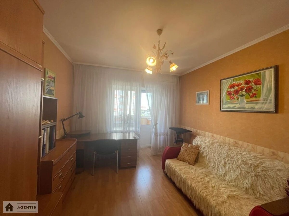 Сдам квартиру. 3 rooms, 116 m², 10th floor/16 floors. Вінстона Черчилля вул. (Червоноткацька), Киев. 