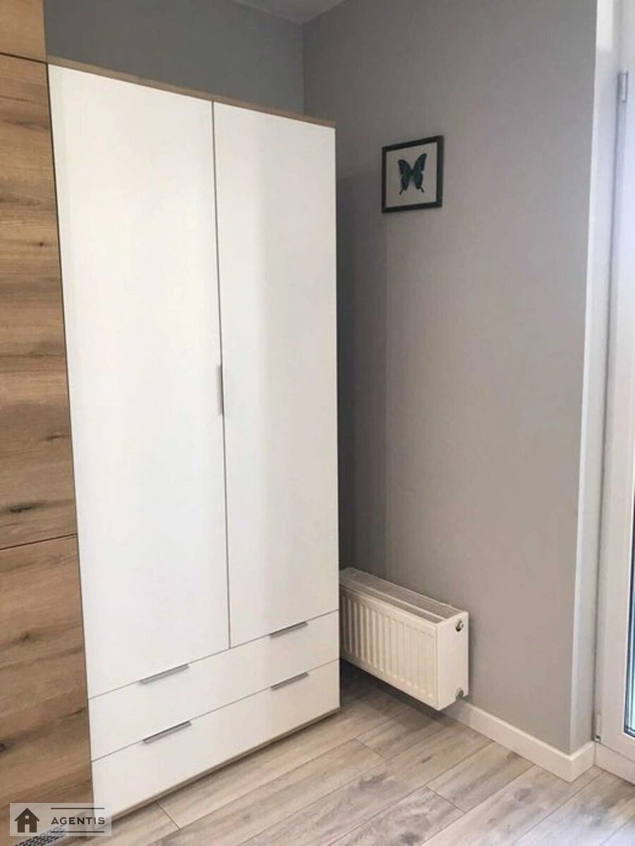 Apartment for rent. 1 room, 34 m², 6th floor/8 floors. Berezneva, Kyiv. 