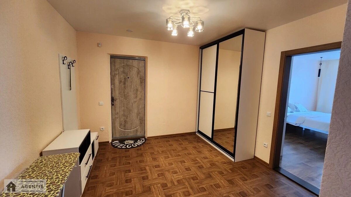 Apartment for rent. 1 room, 49 m², 20 floor/25 floors. Revutckogo, Kyiv. 