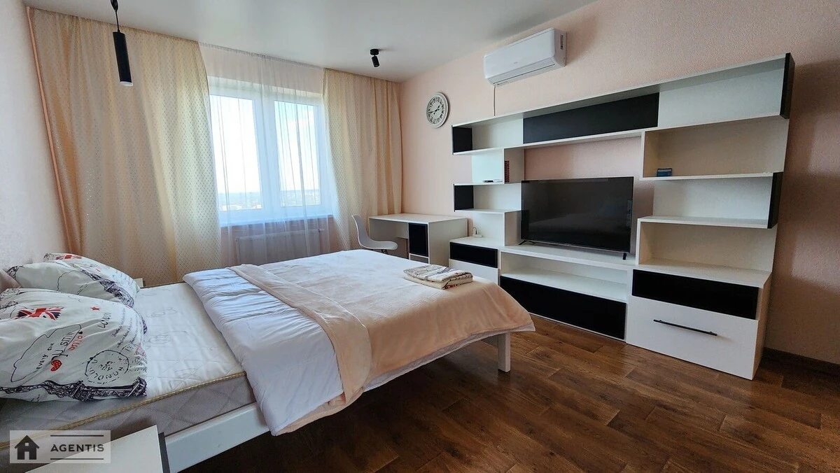 Apartment for rent. 1 room, 49 m², 20 floor/25 floors. Revutckogo, Kyiv. 