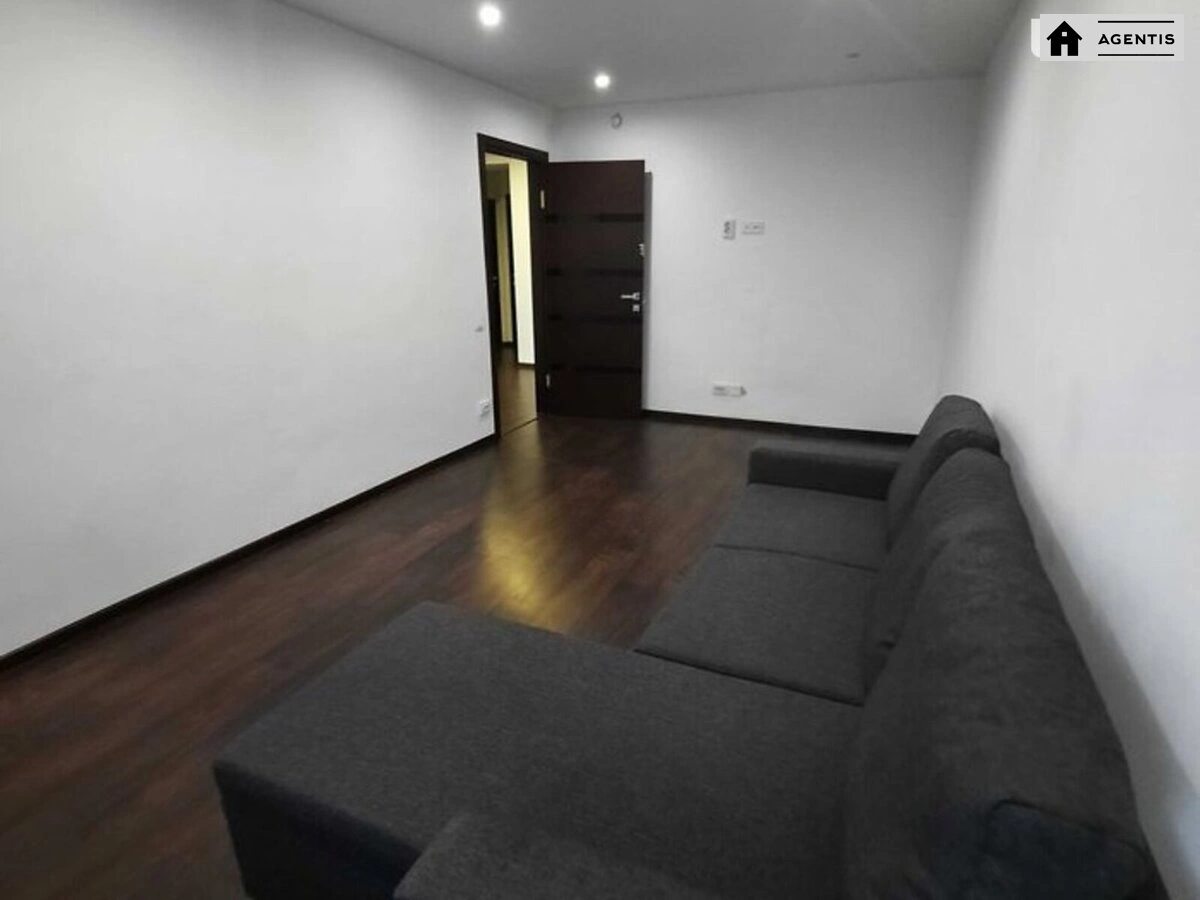 Apartment for rent. 3 rooms, 60 m², 5th floor/26 floors. 15, Solomiyi Krushelnytskoyi vul., Kyiv. 