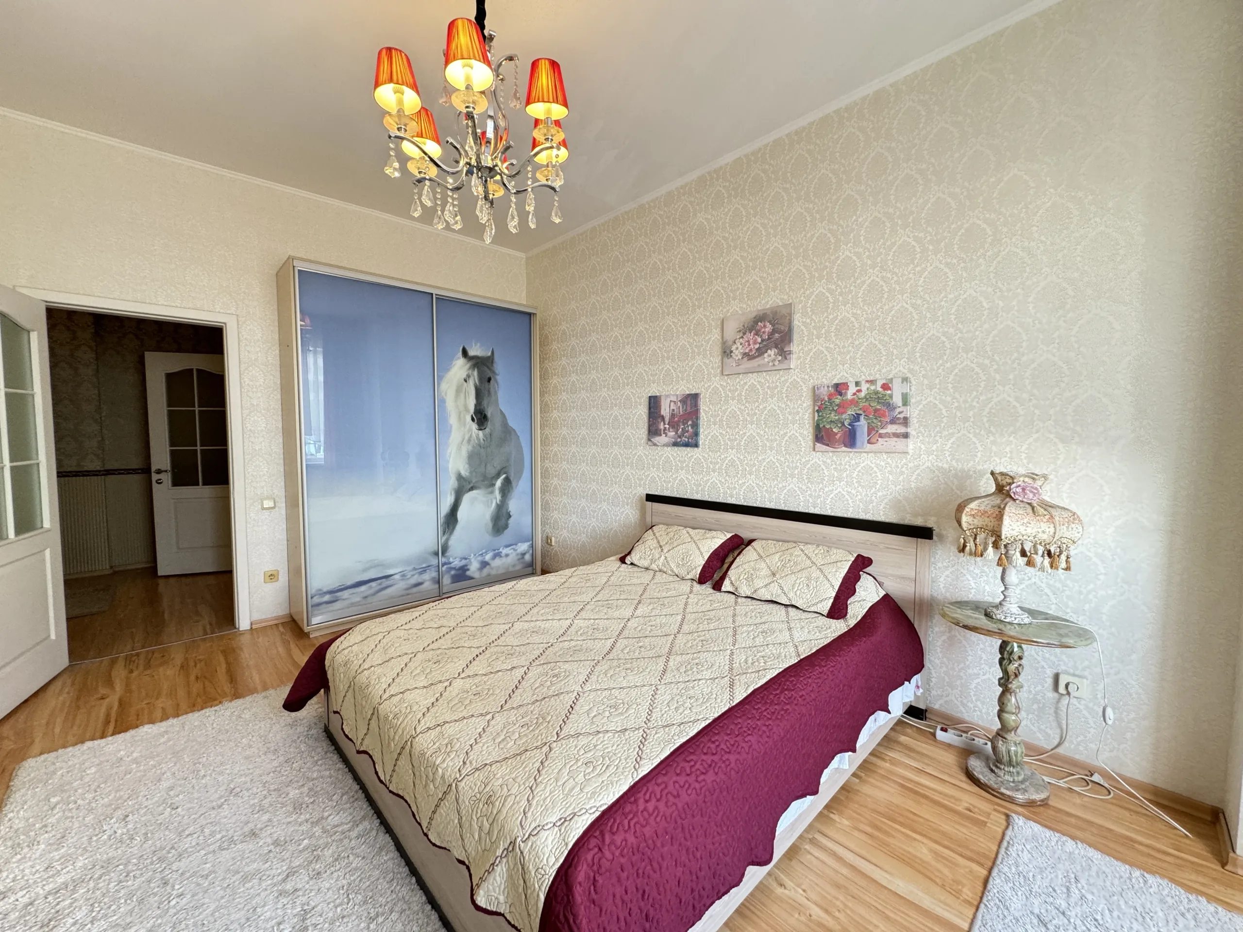 For sale magnificent two-room apartment in the historical center