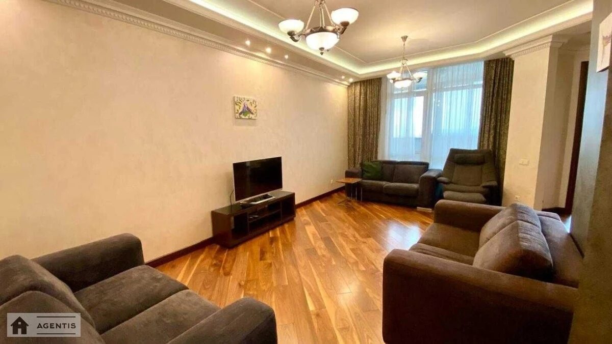 Apartment for rent. 3 rooms, 106 m², 13 floor/18 floors. 3, Andriya Verkhohlyada vul. Mykhayla Drahomirova, Kyiv. 