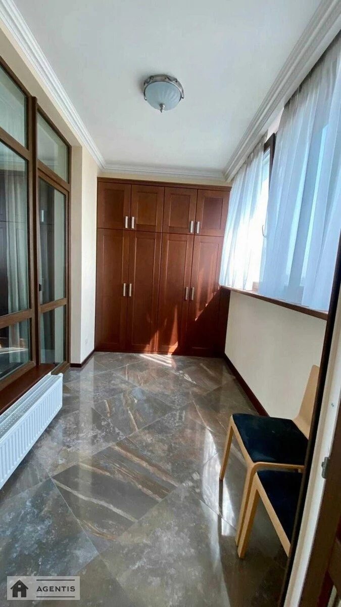 Apartment for rent. 3 rooms, 106 m², 13 floor/18 floors. 3, Andriya Verkhohlyada vul. Mykhayla Drahomirova, Kyiv. 