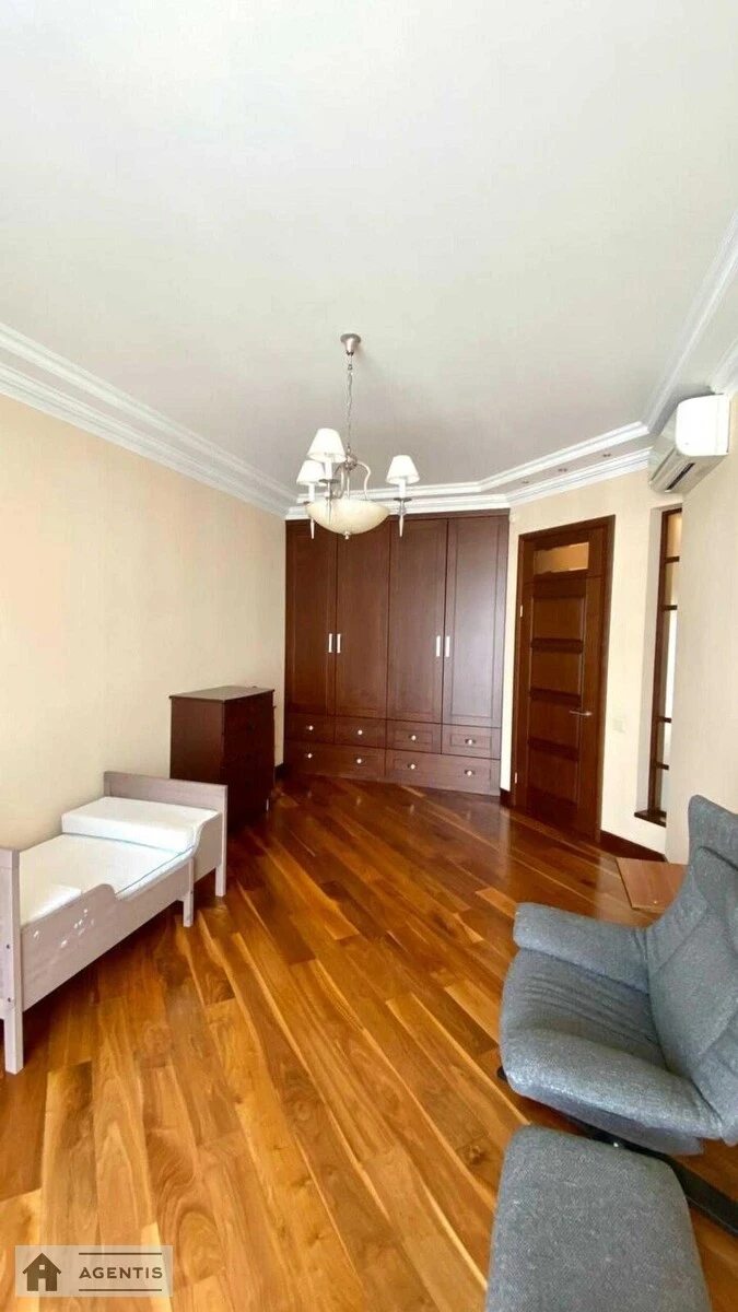 Apartment for rent. 3 rooms, 106 m², 13 floor/18 floors. 3, Andriya Verkhohlyada vul. Mykhayla Drahomirova, Kyiv. 