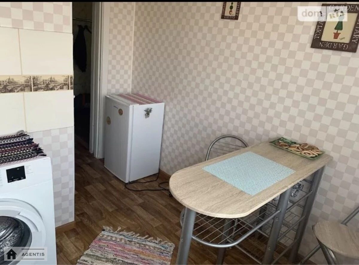 Apartment for rent. 1 room, 32 m², 5th floor/5 floors. Budivelnykiv, Kyiv. 