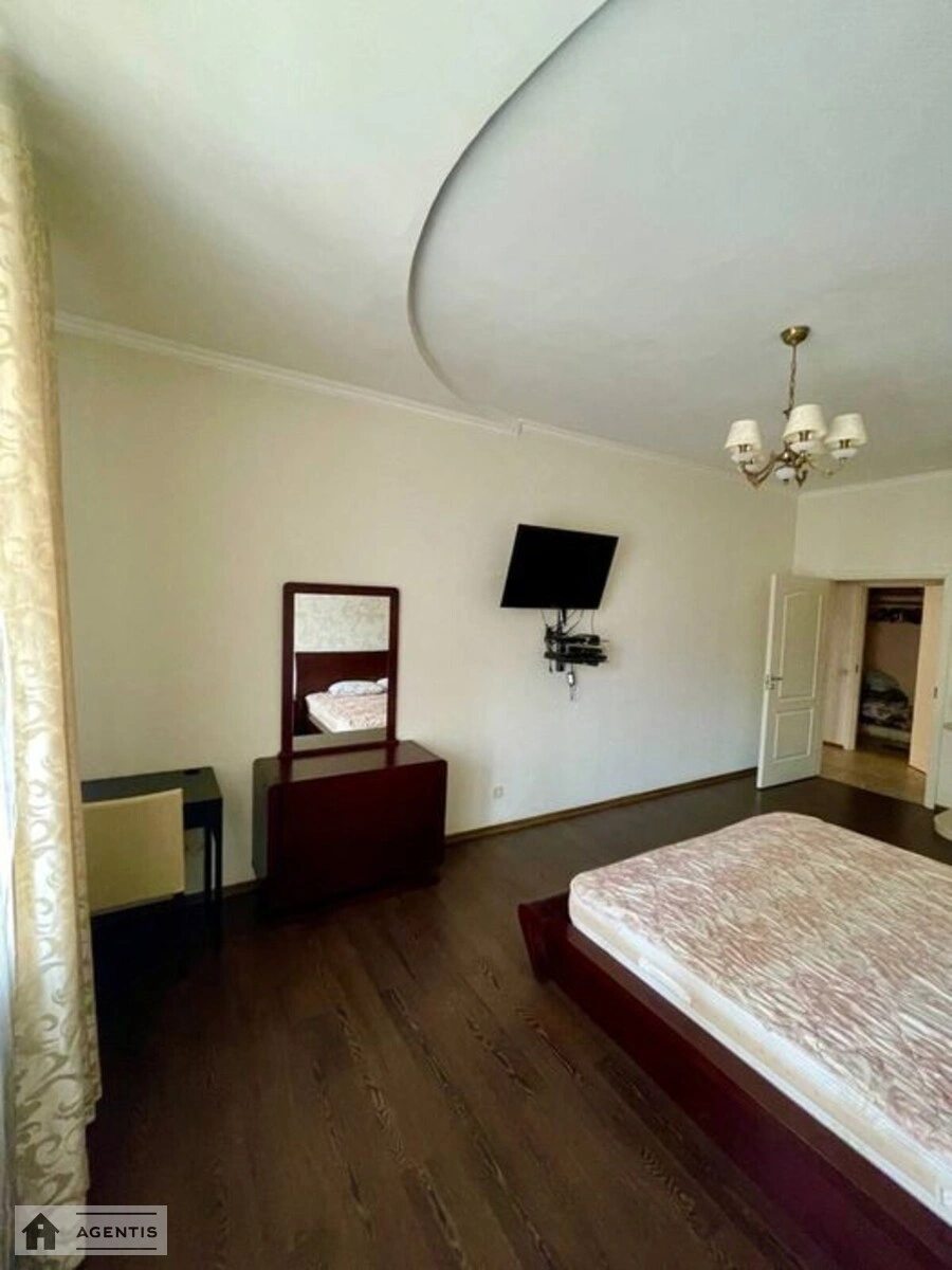 Здам квартиру. 3 rooms, 128 m², 8th floor/18 floors. 13, Дмитрівська 13, Київ. 