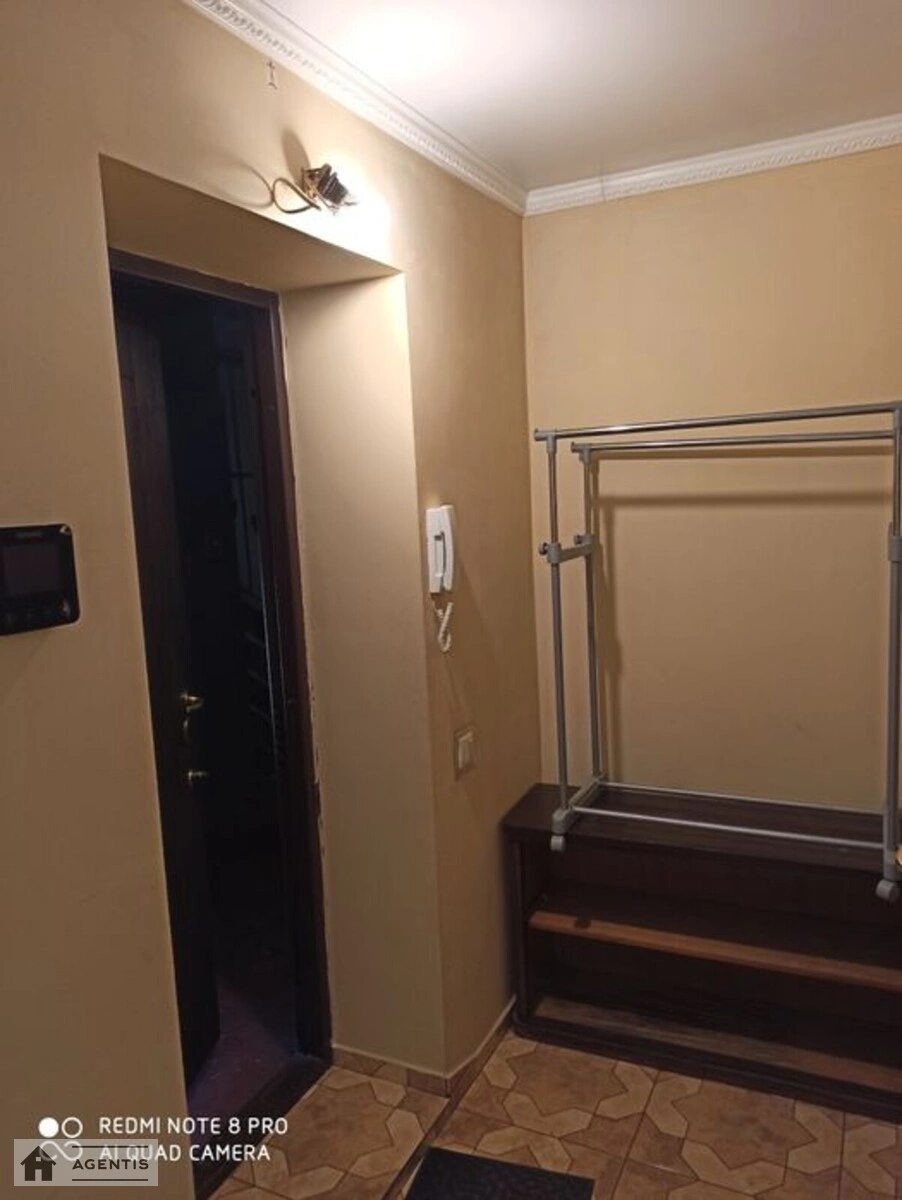 Apartment for rent. 1 room, 36 m², 8th floor/9 floors. 9, Lesi Ukrayinky 9, Kyiv. 