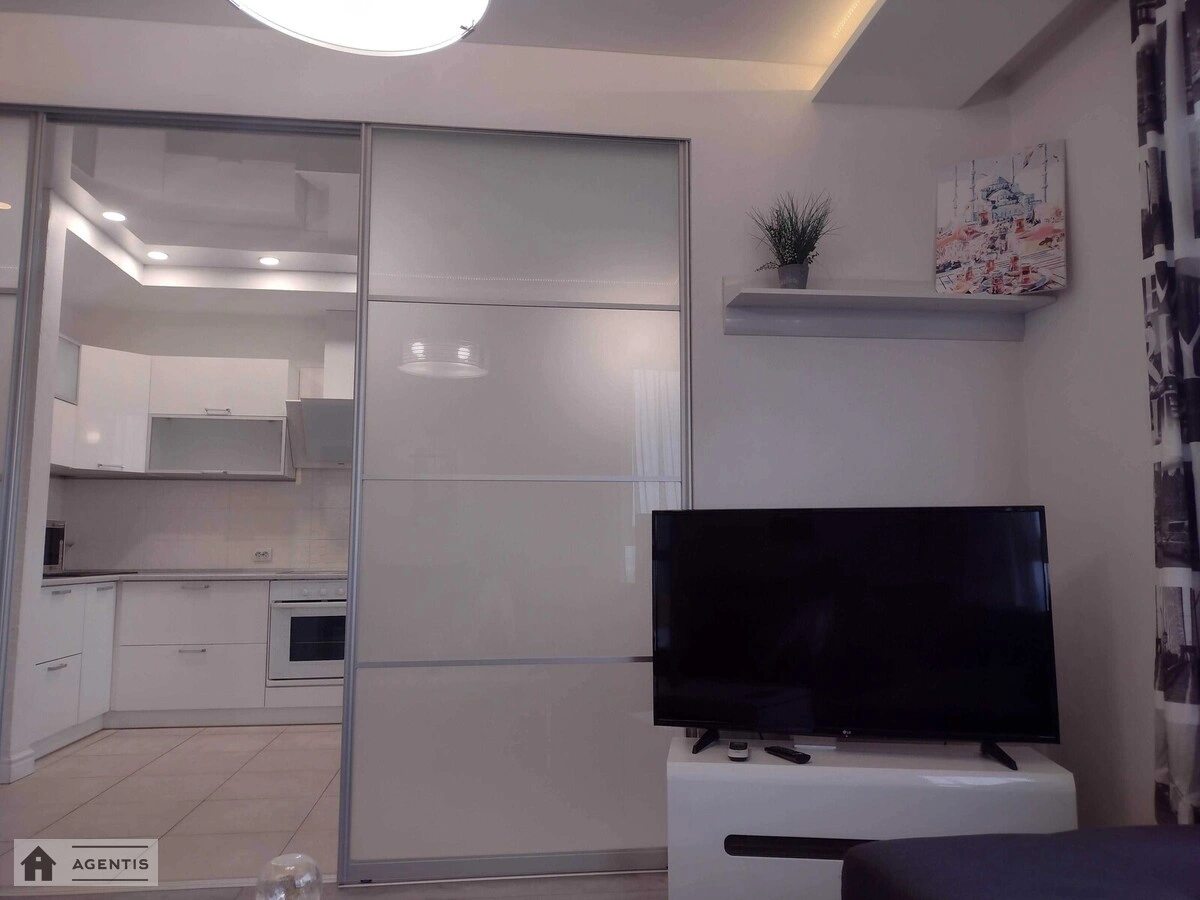 Apartment for rent. 2 rooms, 63 m², 15 floor/25 floors. 1, Mykoly Bazhana prosp., Kyiv. 