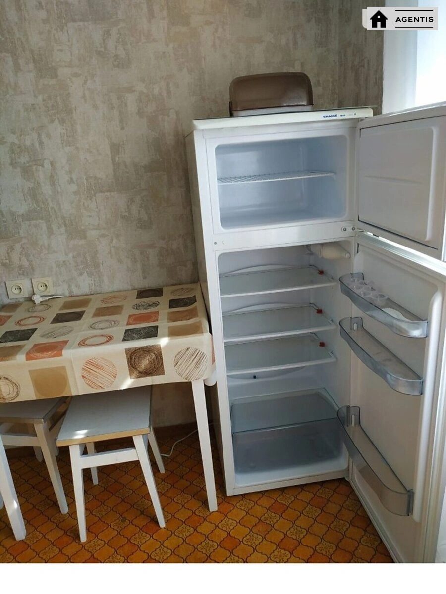 Apartment for rent. 1 room, 35 m², 3rd floor/9 floors. 3, Zahorivska vul. Bahhovutivska, Kyiv. 