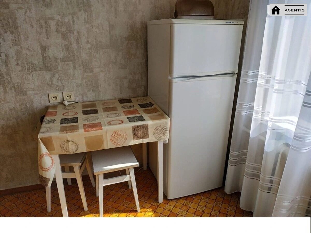 Apartment for rent. 1 room, 35 m², 3rd floor/9 floors. 3, Zahorivska vul. Bahhovutivska, Kyiv. 