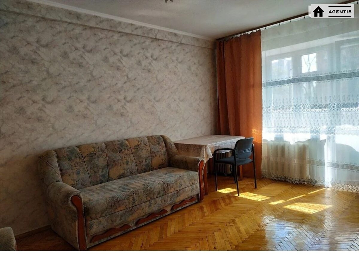Сдам квартиру. 1 room, 35 m², 3rd floor/9 floors. 3, Загорівська вул. (Багговутівська), Киев. 