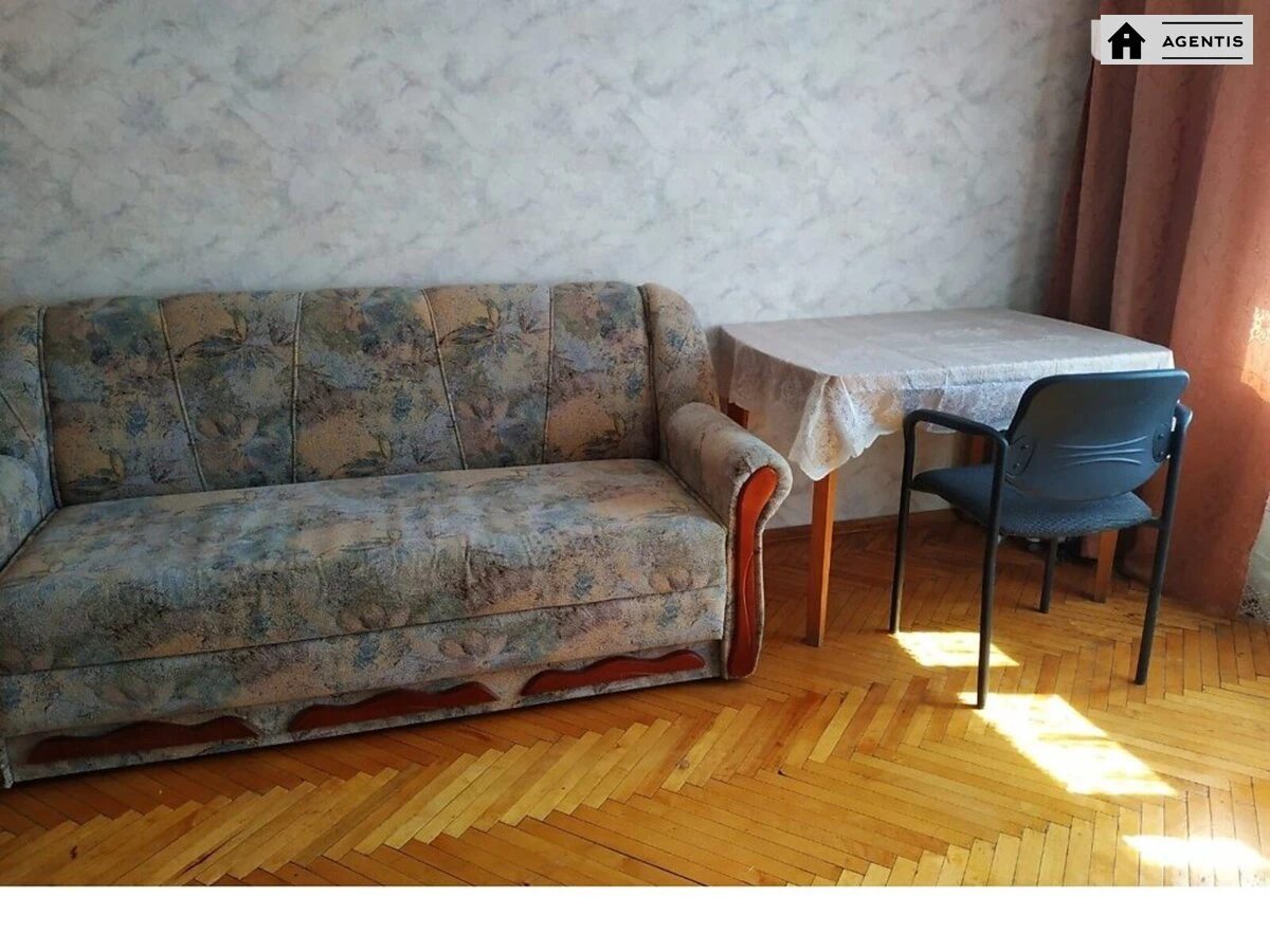 Сдам квартиру. 1 room, 35 m², 3rd floor/9 floors. 3, Загорівська вул. (Багговутівська), Киев. 