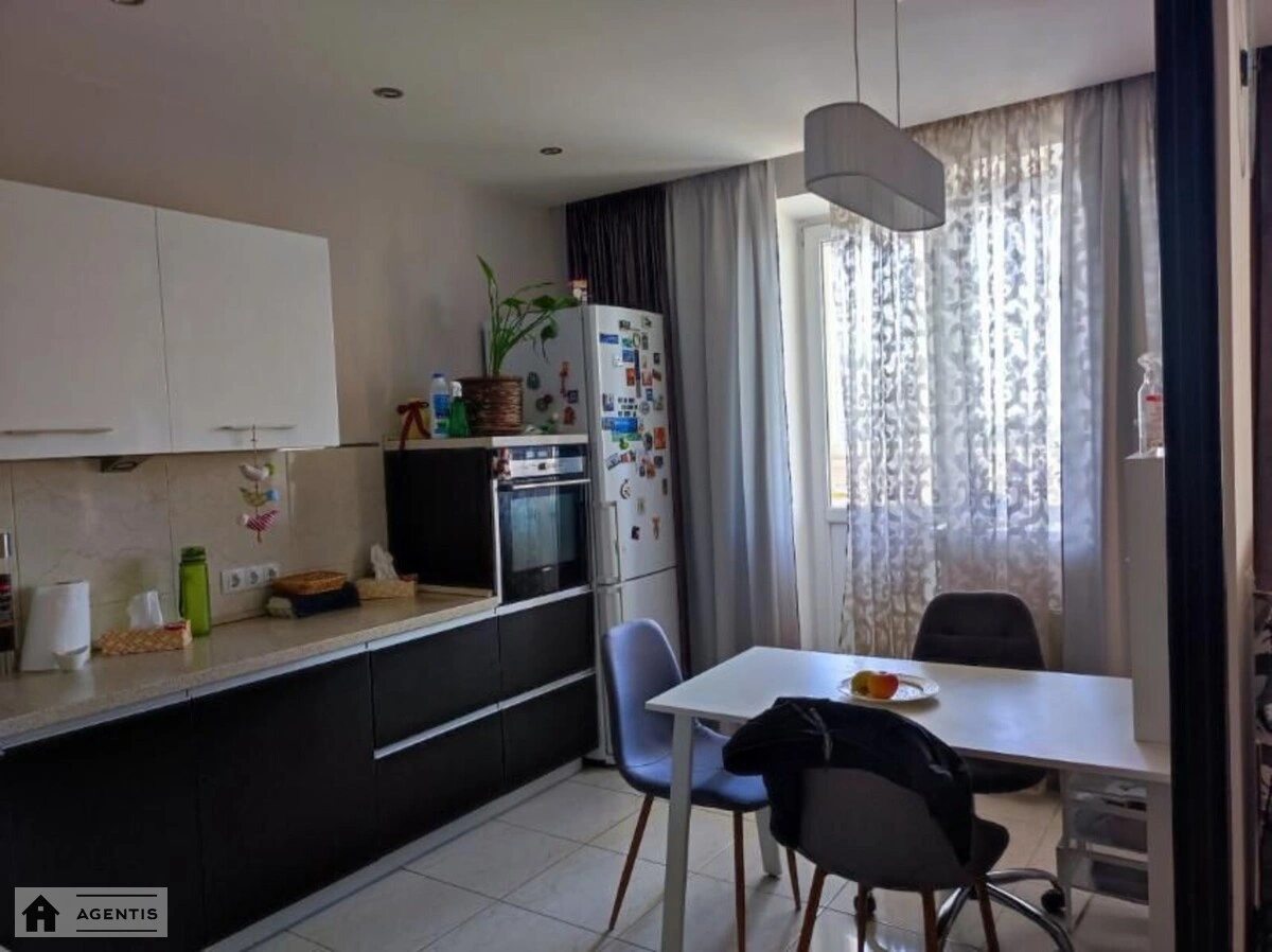 Apartment for rent. 2 rooms, 74 m², 19 floor/25 floors. 13, Golosiyivska 13, Kyiv. 