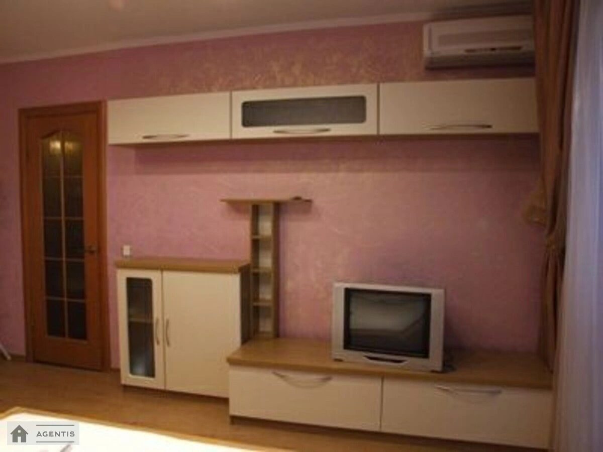 Apartment for rent. 2 rooms, 64 m², 12 floor/12 floors. 48, Zolotoustivska 48, Kyiv. 