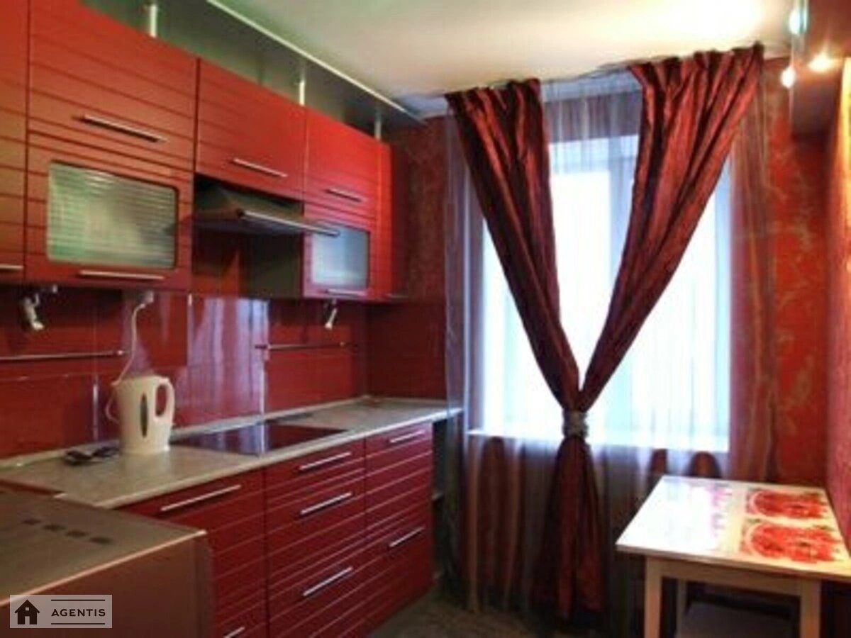 Apartment for rent. 2 rooms, 64 m², 12 floor/12 floors. 48, Zolotoustivska 48, Kyiv. 