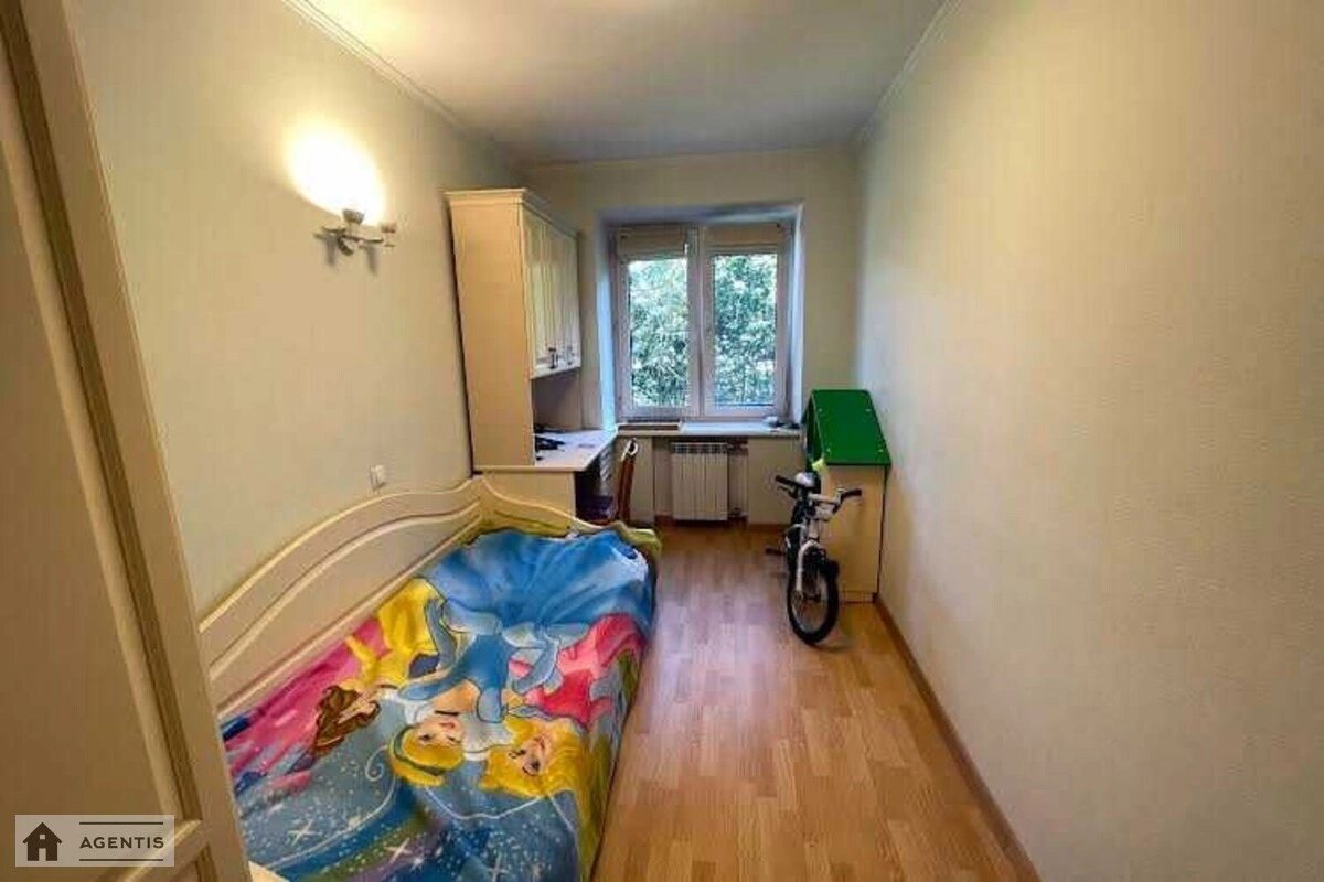 Apartment for rent. 4 rooms, 80 m², 2nd floor/9 floors. 14, Predslavynska 14, Kyiv. 