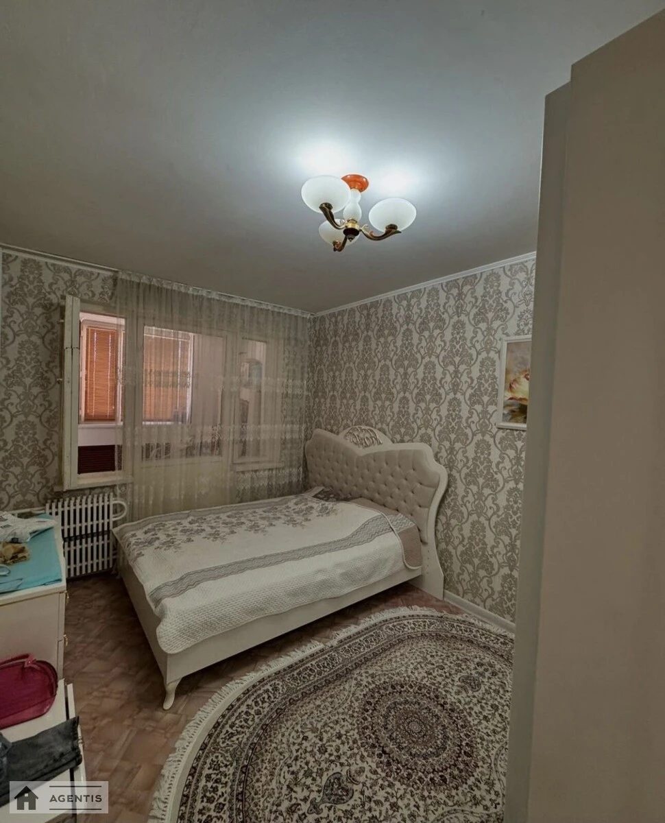 Apartment for rent. 2 rooms, 56 m², 1st floor/9 floors. 6, Velyka Kytayivska vul., Kyiv. 