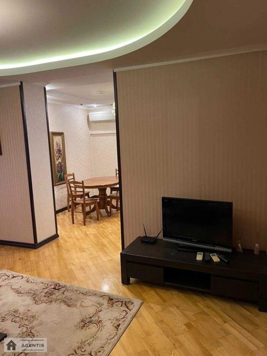 Сдам квартиру. 2 rooms, 80 m², 21 floor/30 floors. 1, Днепровская набережная 1, Киев. 