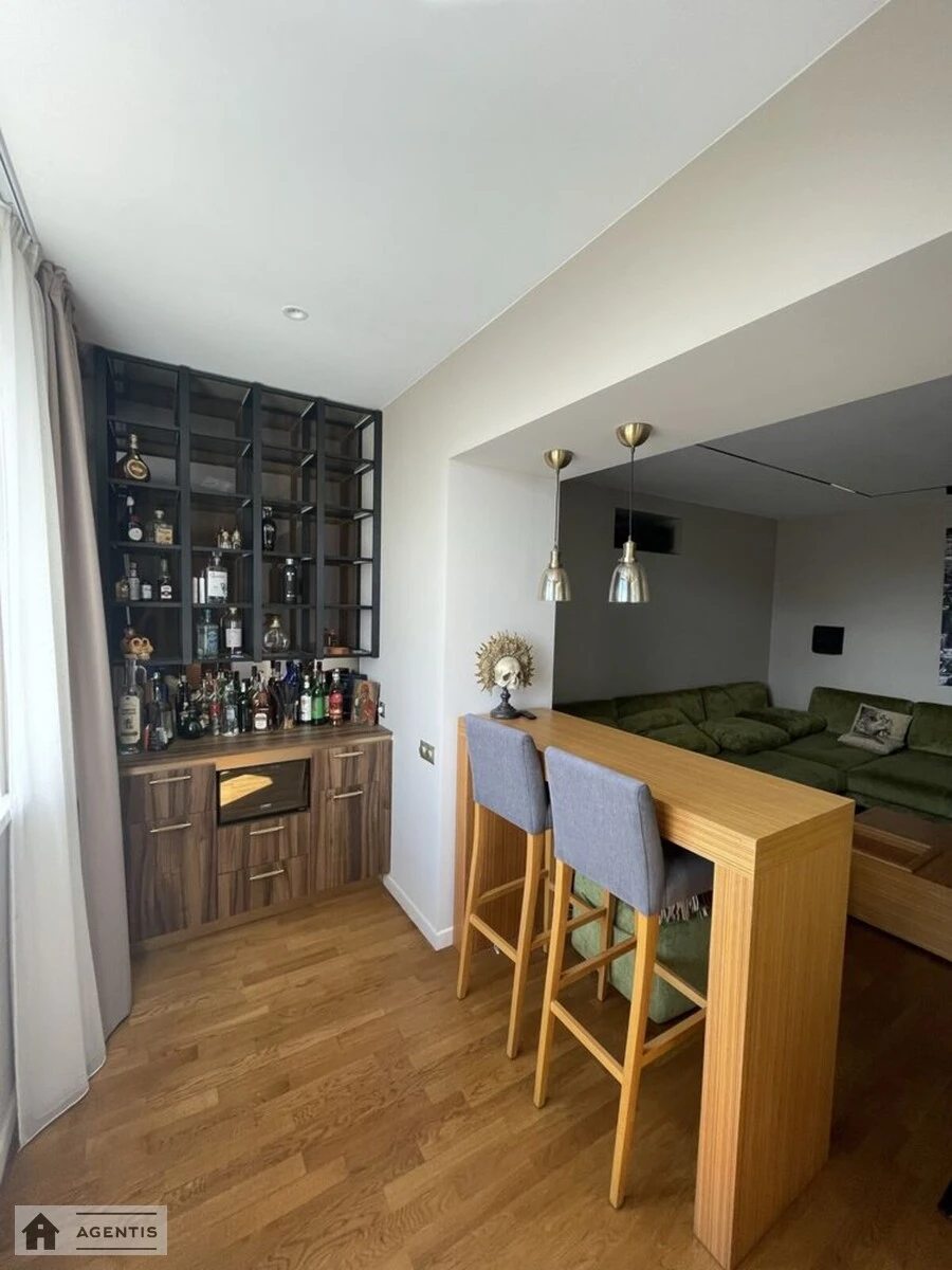 Apartment for rent. 4 rooms, 240 m², 15 floor/16 floors. Volodymyra Ivasyuka prosp. Heroyiv Stalinhrada, Kyiv. 