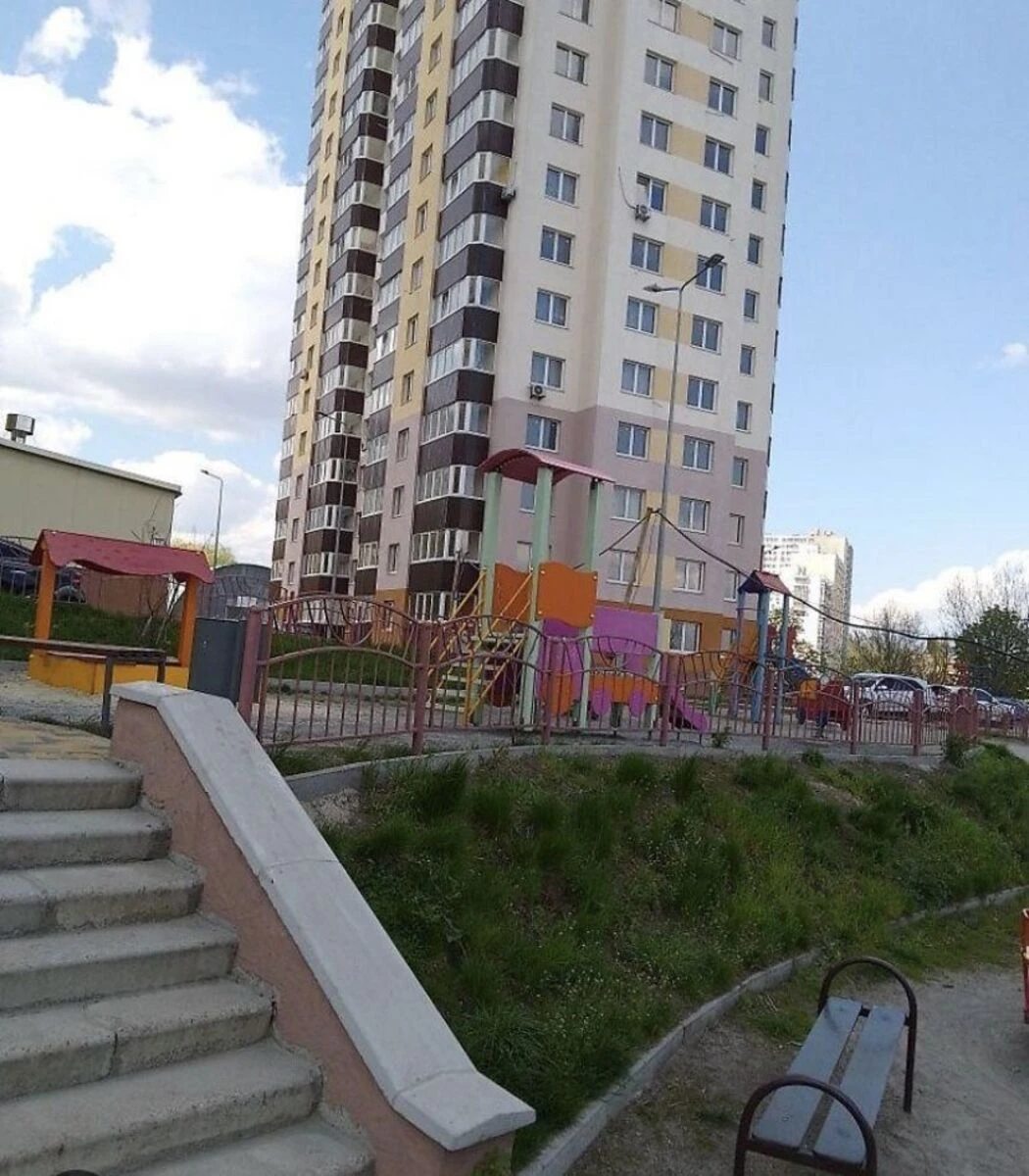 Apartments for sale. 1 room, 51 m², 13 floor/25 floors. 11, Motorniy 11, Kyiv. 