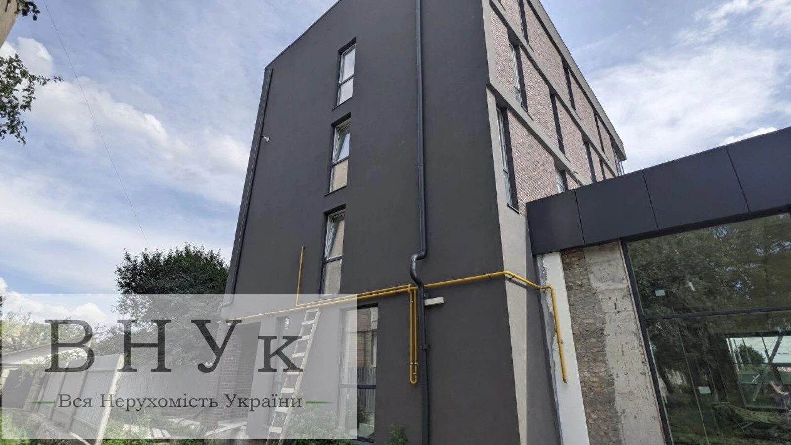 Продаж квартири 2 кімнати, 86 m², 3 пов./4 поверхи. Козацька вул., Тернопіль. 