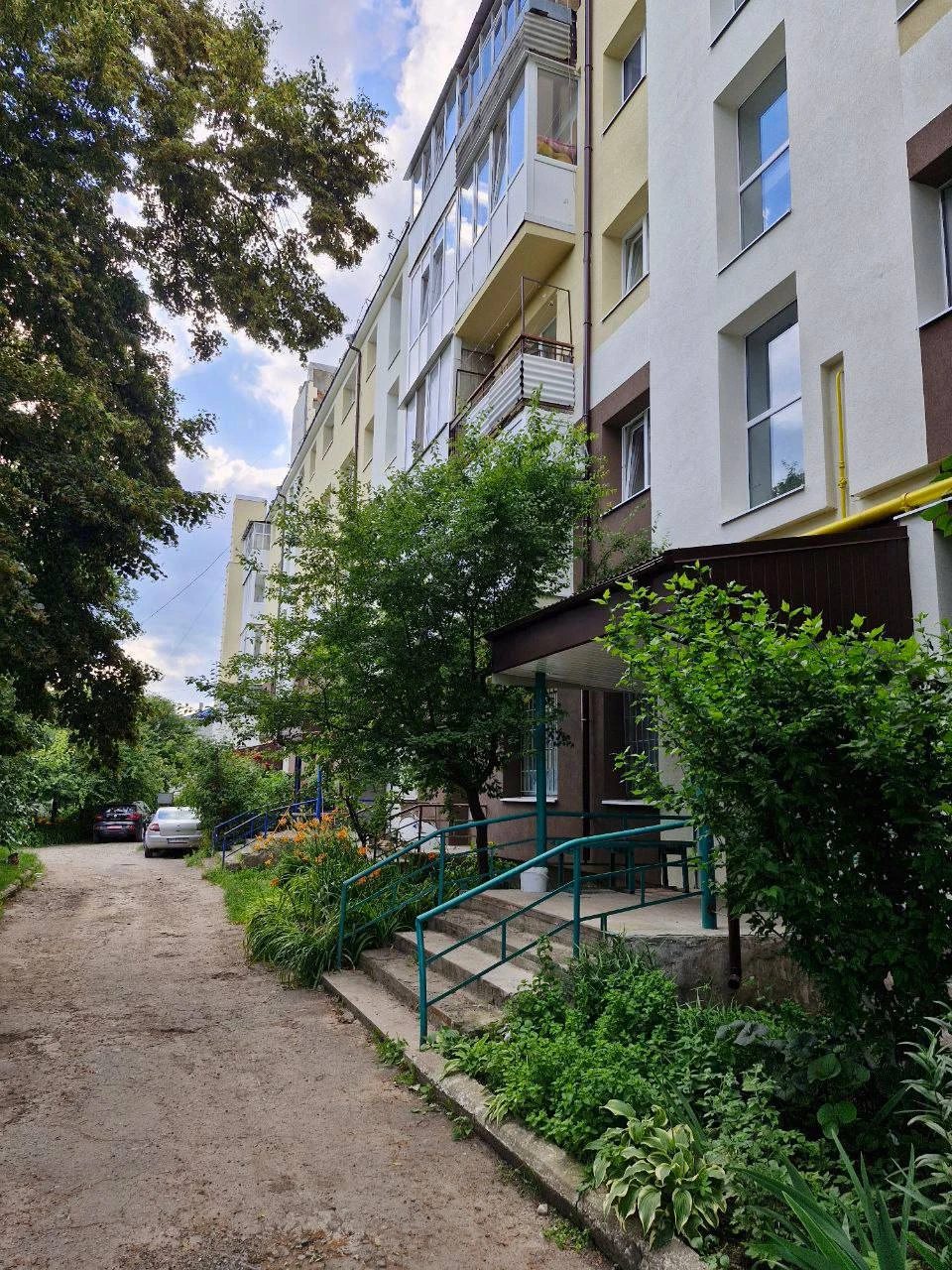 Apartments for sale. 3 rooms, 59 m², 4th floor. Lutsk. 