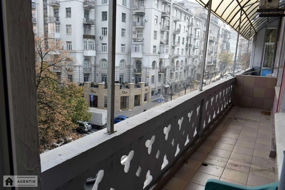 Apartment for rent. 3 rooms, 147 m², 4th floor/7 floors. 6, Zankovetckoyi 6, Kyiv. 