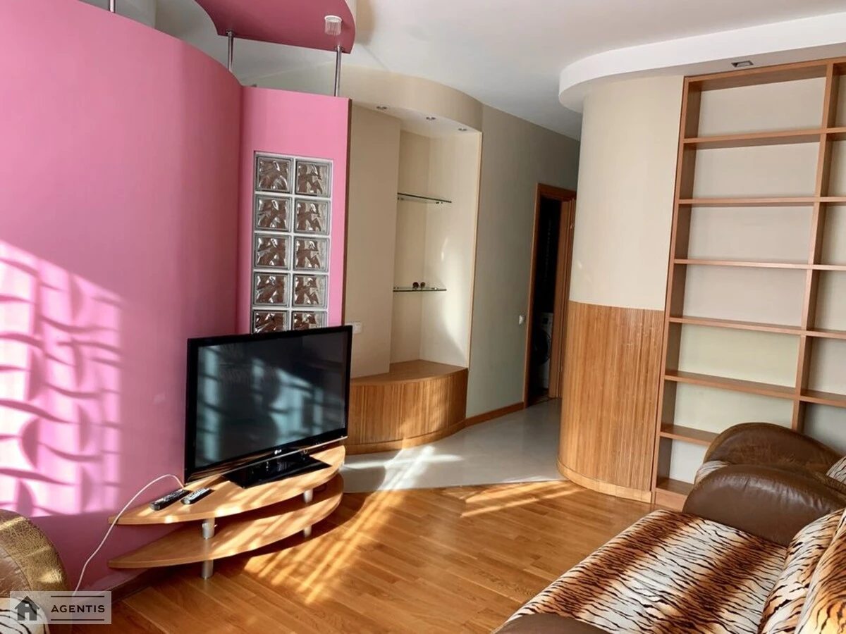 Apartment for rent. 2 rooms, 74 m², 4th floor/12 floors. Tatarska, Kyiv. 