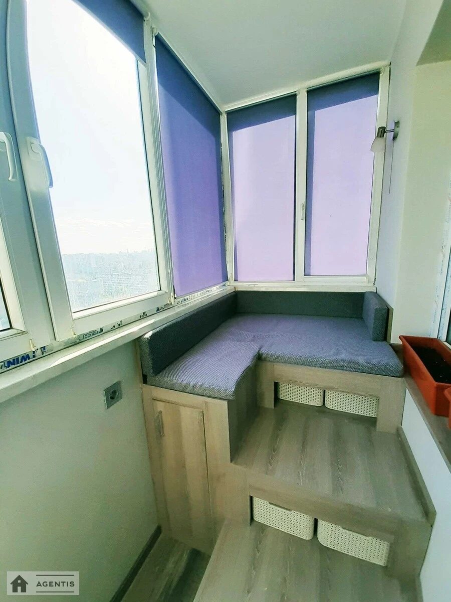Apartment for rent. 2 rooms, 86 m², 14 floor/26 floors. 15, Ovanesa Tumanyana vul., Kyiv. 