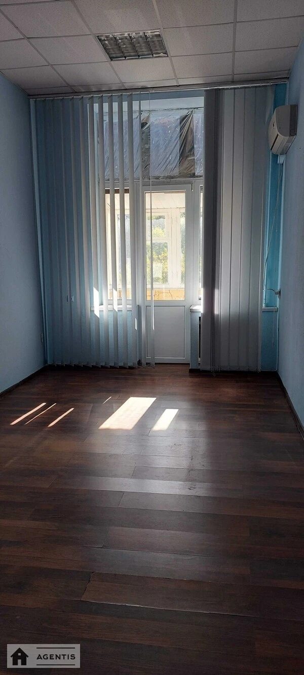 Apartment for rent. 3 rooms, 64 m², 3rd floor/3 floors. 2, Prytysko-Mykilska 2, Kyiv. 