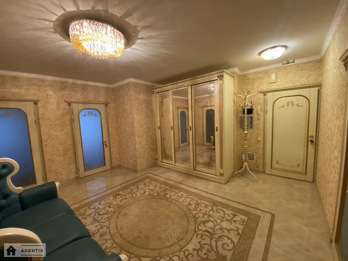 Сдам квартиру. 3 rooms, 105 m², 7th floor/25 floors. 45, Вышгородская 45, Киев. 