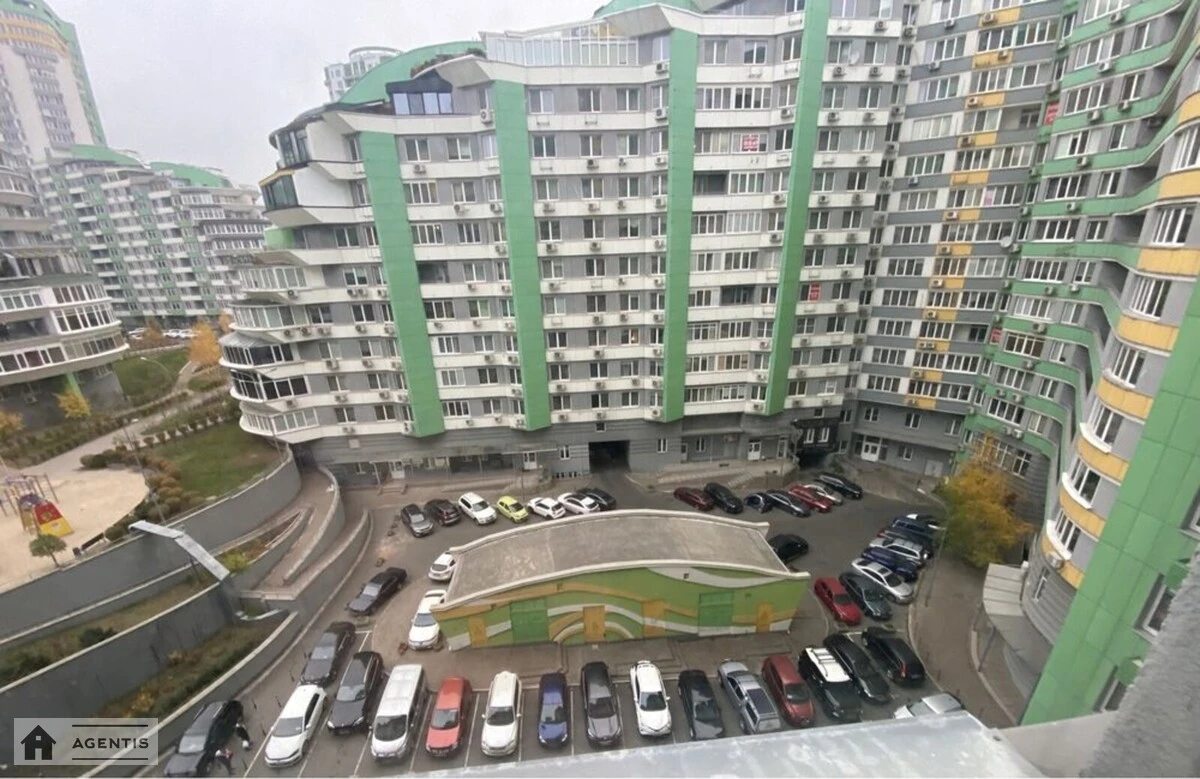 Apartment for rent. 3 rooms, 105 m², 7th floor/25 floors. 45, Vyshgorodska 45, Kyiv. 