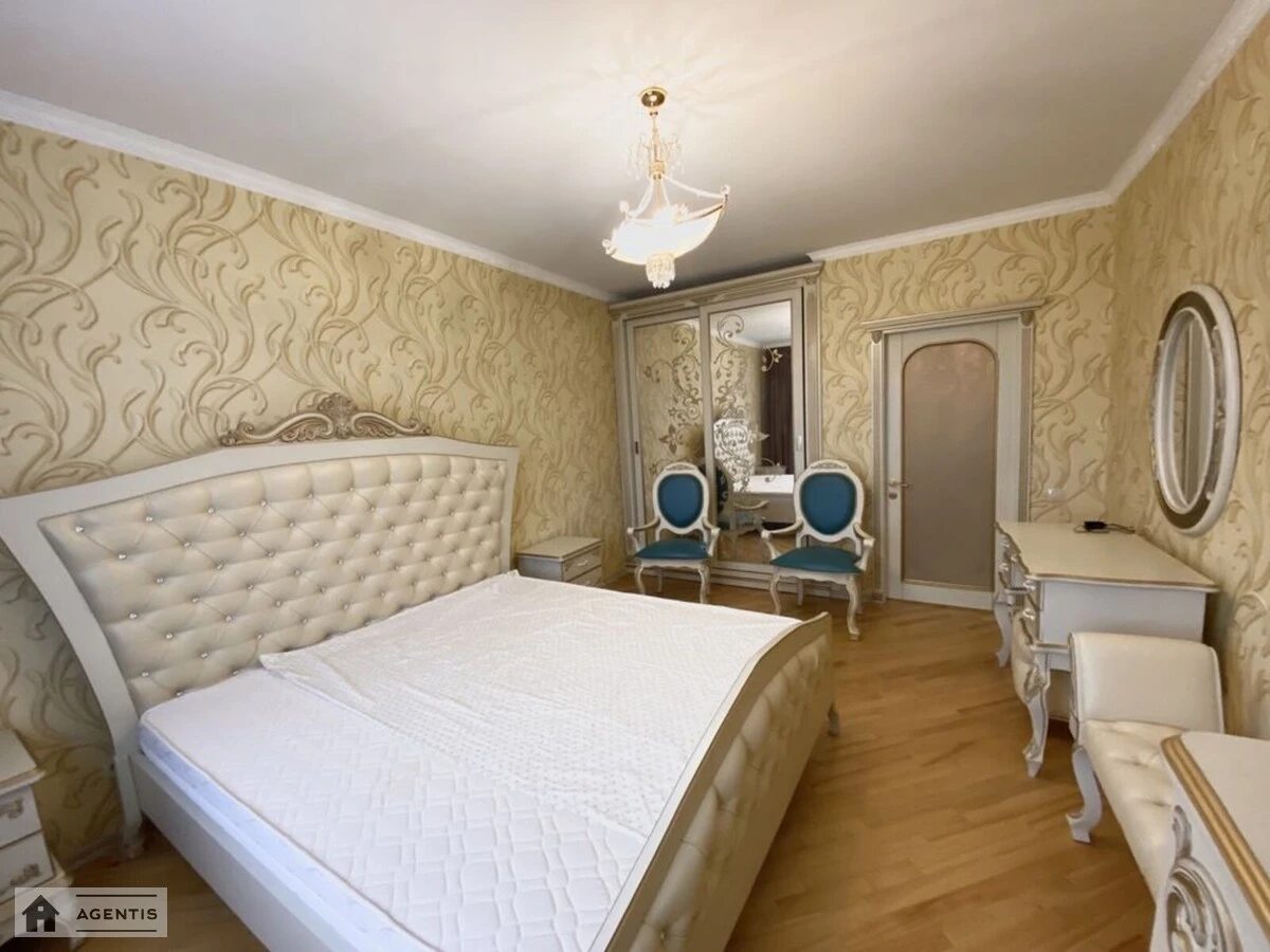 Сдам квартиру. 3 rooms, 105 m², 7th floor/25 floors. 45, Вышгородская 45, Киев. 