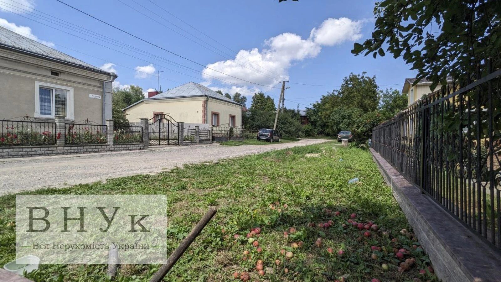 Продаж будинку 300 m², 2 поверхи. Великі Гаї / Фестивальна вул., Тернопіль. 