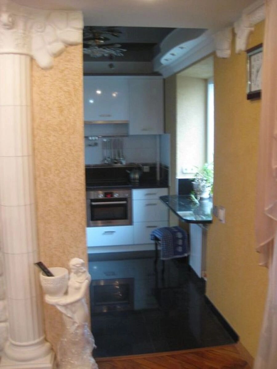 Apartment for rent. 2 rooms, 46 m², 3rd floor/9 floors. Velyka Vaselkivska, Kyiv. 