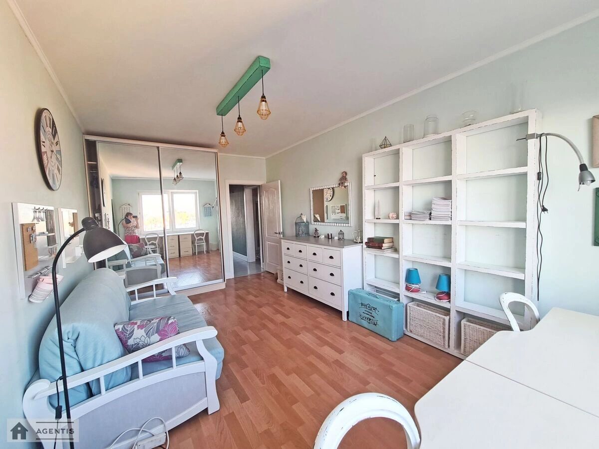 Apartment for rent. 3 rooms, 95 m², 23 floor/25 floors. 8, Miloslavska 8, Kyiv. 