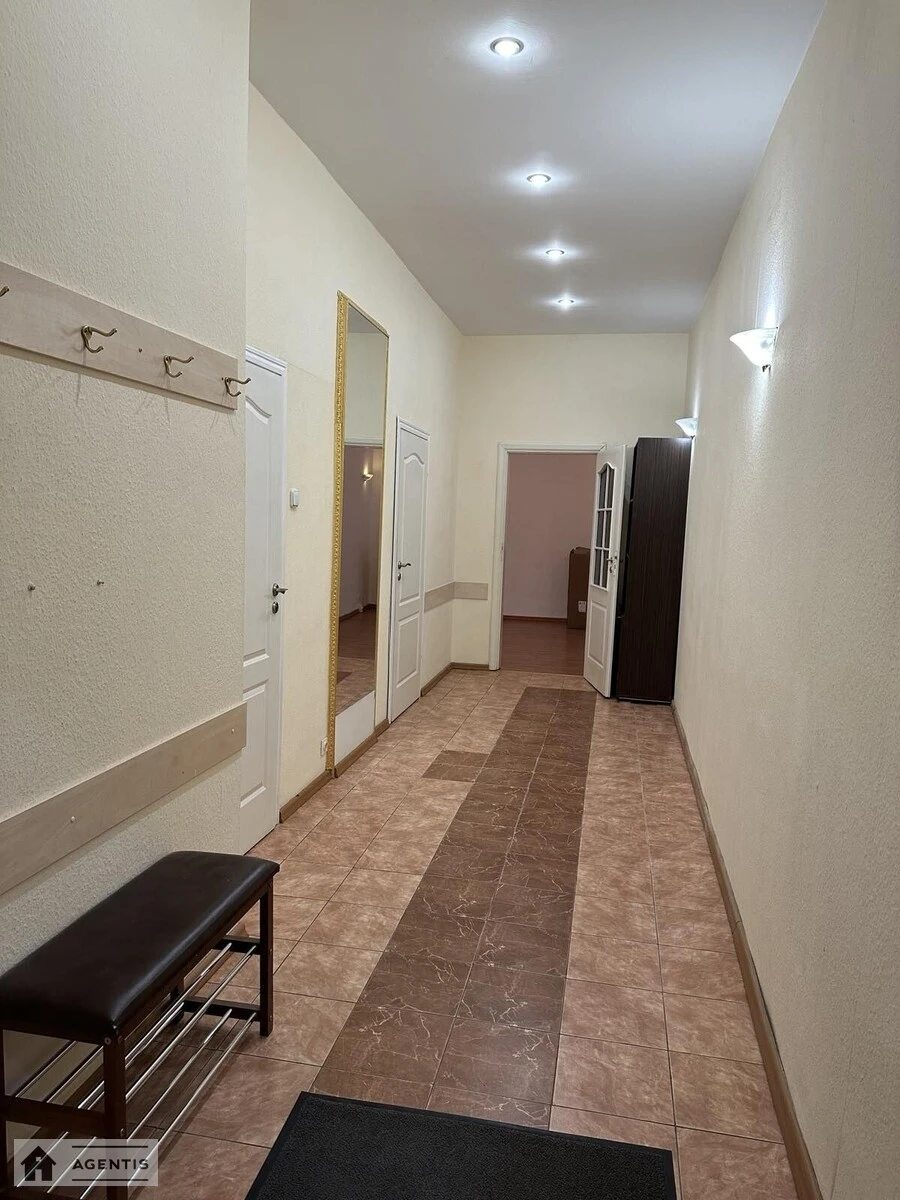 Apartment for rent. 3 rooms, 98 m², 4th floor/6 floors. 5, Bessarabska 5, Kyiv. 